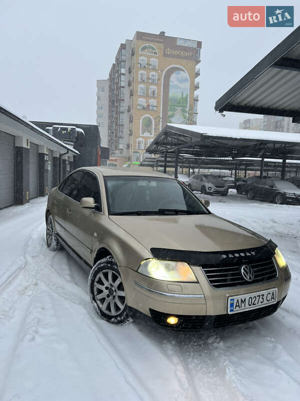 Седан Volkswagen Passat 2003 в Житомире