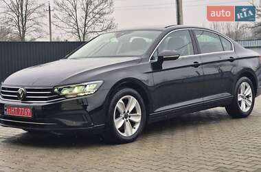 Седан Volkswagen Passat 2022 в Стрые