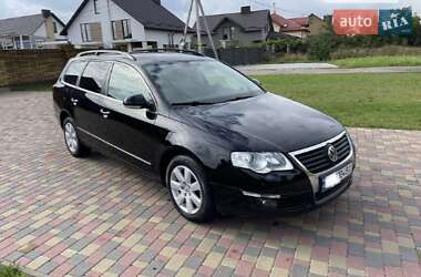 Універсал Volkswagen Passat 2010 в Житомирі