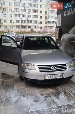 Седан Volkswagen Passat 2004 в Одессе