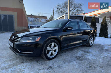 Седан Volkswagen Passat 2012 в Черновцах