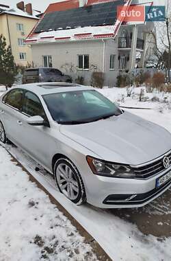 Седан Volkswagen Passat 2018 в Виннице