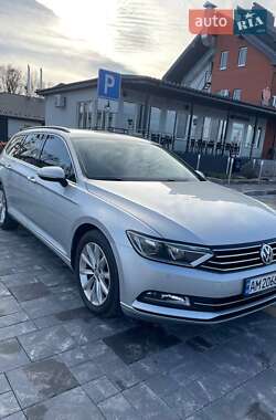 Універсал Volkswagen Passat 2016 в Звягелі