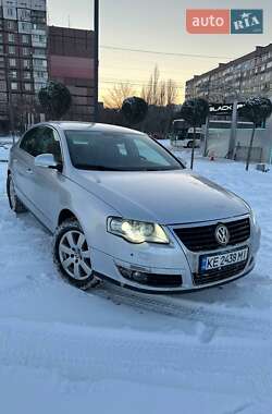 Седан Volkswagen Passat 2008 в Днепре