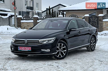 Седан Volkswagen Passat 2021 в Рівному