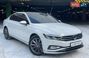 Седан Volkswagen Passat 2021 в Киеве