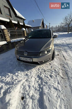 Универсал Volkswagen Passat 2012 в Хусте