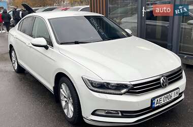 Седан Volkswagen Passat 2017 в Дніпрі