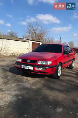 Седан Volkswagen Passat 1994 в Бершаді