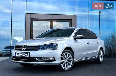 Седан Volkswagen Passat 2014 в Дніпрі