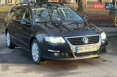 Универсал Volkswagen Passat 2008 в Ровно