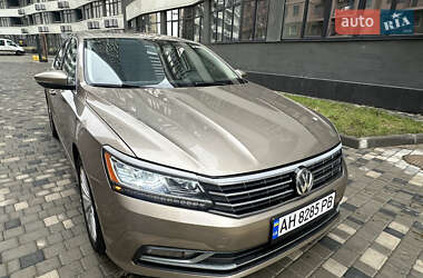 Седан Volkswagen Passat 2015 в Одессе