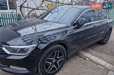 Седан Volkswagen Passat 2018 в Николаеве