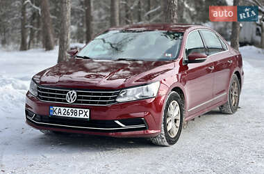 Седан Volkswagen Passat 2016 в Киеве