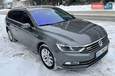 Универсал Volkswagen Passat 2017 в Житомире