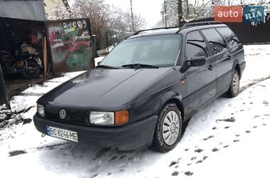 Універсал Volkswagen Passat 1992 в Іваничах