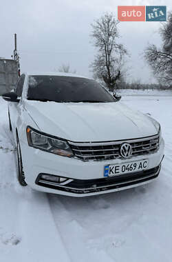 Седан Volkswagen Passat 2017 в Дніпрі