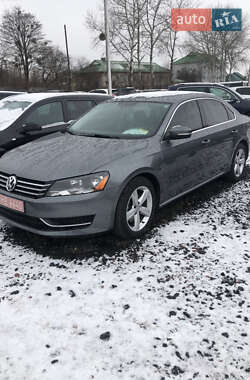Седан Volkswagen Passat 2013 в Луцке