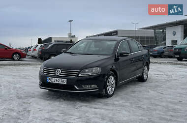 Седан Volkswagen Passat 2011 в Львове