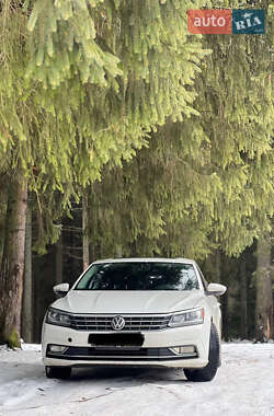 Седан Volkswagen Passat 2016 в Києві