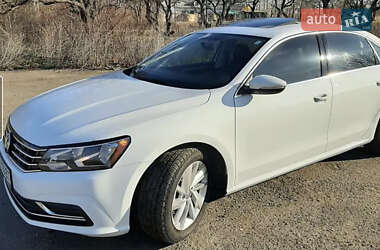 Седан Volkswagen Passat 2017 в Николаеве