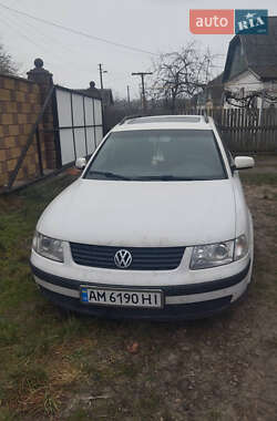 Универсал Volkswagen Passat 1999 в Малине