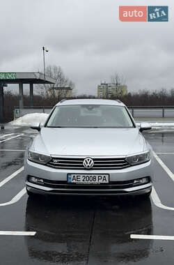 Универсал Volkswagen Passat 2016 в Киеве