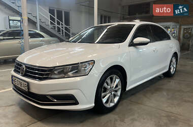 Седан Volkswagen Passat 2017 в Николаеве