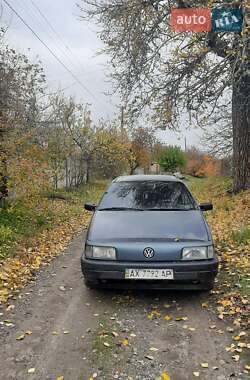 Седан Volkswagen Passat 1990 в Полтаве