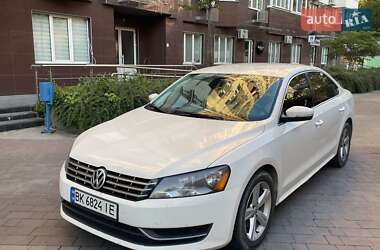 Седан Volkswagen Passat 2014 в Киеве