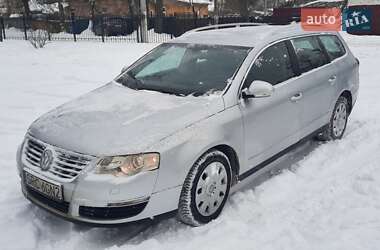Універсал Volkswagen Passat 2008 в Бучі
