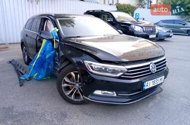 Универсал Volkswagen Passat 2016 в Киеве