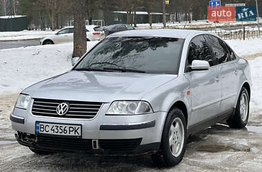 Седан Volkswagen Passat 2001 в Новояворовске