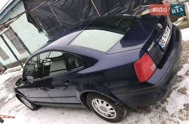 Седан Volkswagen Passat 2000 в Подольске