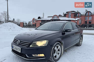 Седан Volkswagen Passat 2011 в Львове