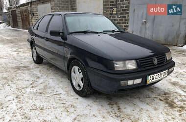 Седан Volkswagen Passat 1994 в Харькове