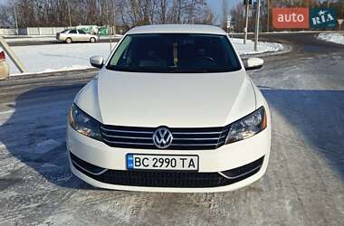 Седан Volkswagen Passat 2014 в Мостиській