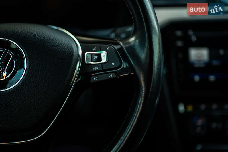 Универсал Volkswagen Passat 2019 в Луцке фото 75 Универсал Volkswagen Passat 2019 в Луцке