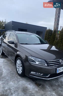 Універсал Volkswagen Passat 2012 в Тернополі
