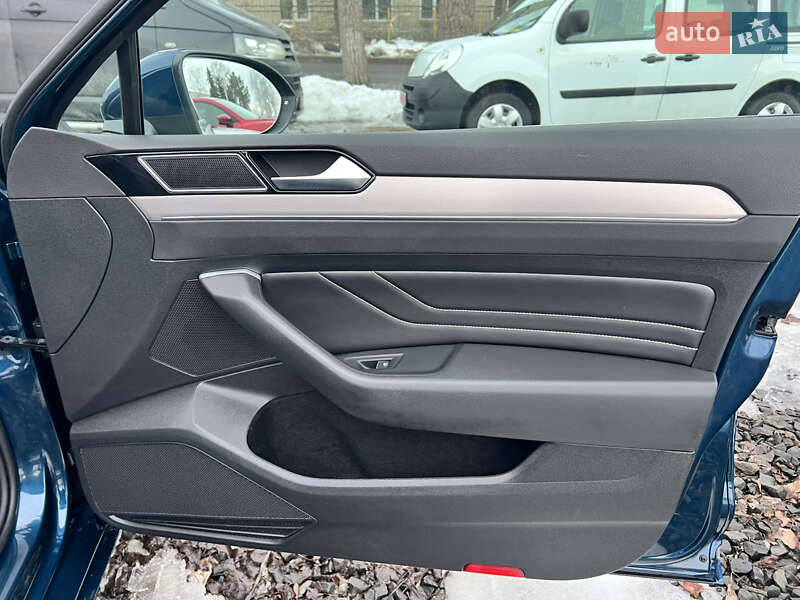 Универсал Volkswagen Passat 2020 в Луцке