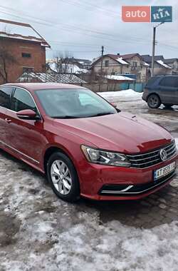 Седан Volkswagen Passat 2016 в Ивано-Франковске