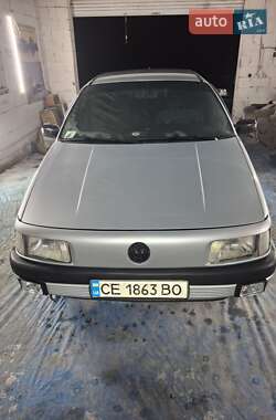 Седан Volkswagen Passat 1988 в Чернівцях