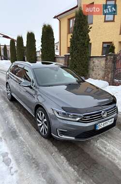 Универсал Volkswagen Passat 2016 в Тернополе