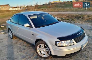 Седан Volkswagen Passat 1999 в Коблевому