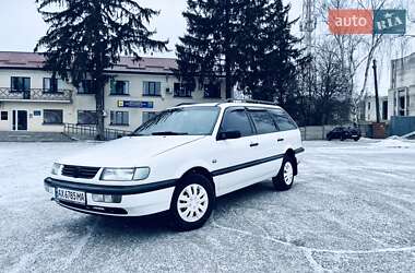 Універсал Volkswagen Passat 1993 в Харкові