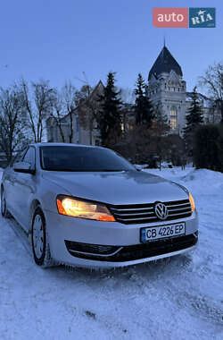 Седан Volkswagen Passat 2012 в Чернігові