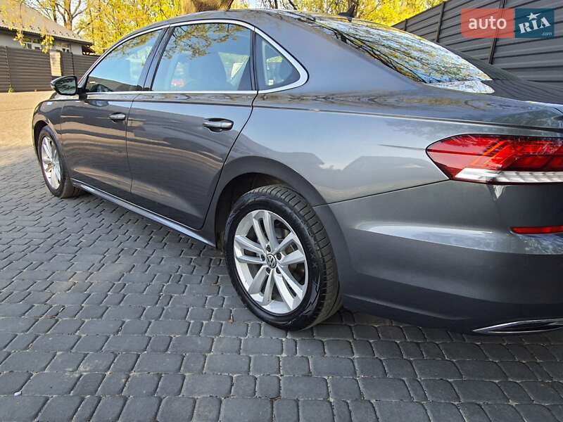 Седан Volkswagen Passat 2020 в Киеве
