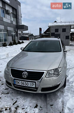 Универсал Volkswagen Passat 2009 в Сарнах