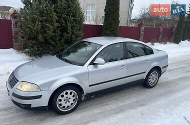 Седан Volkswagen Passat 2004 в Вараше