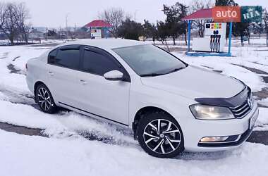 Седан Volkswagen Passat 2012 в Ширяєвому